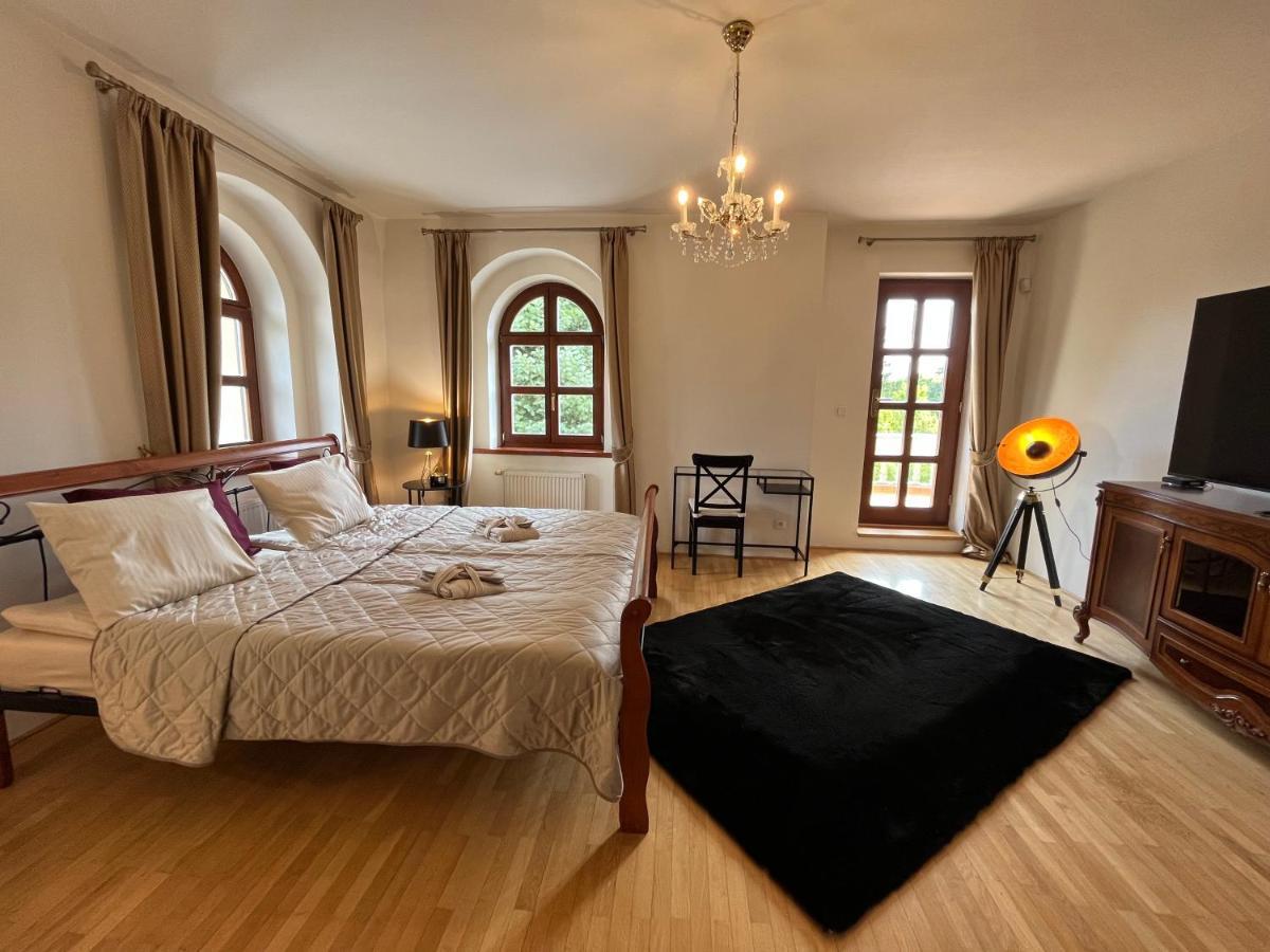 Dogs Resort And Spa Horni Bezdekov Esterno foto